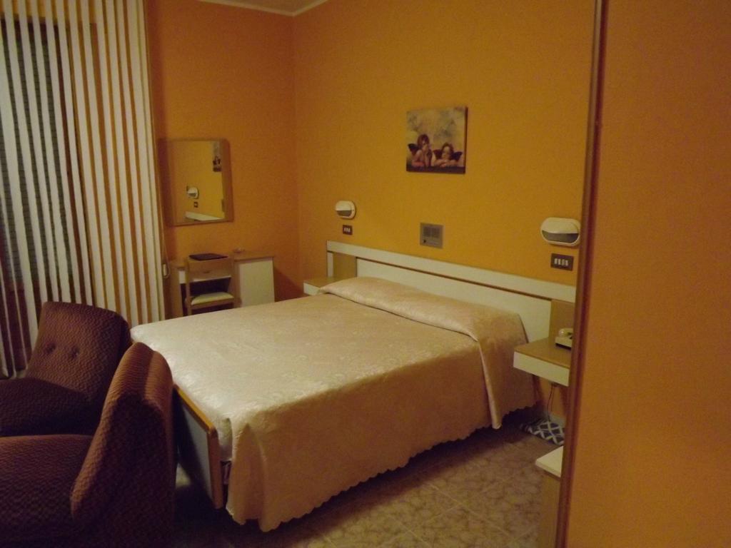 Hotel Cristina Chianciano Terme Oda fotoğraf