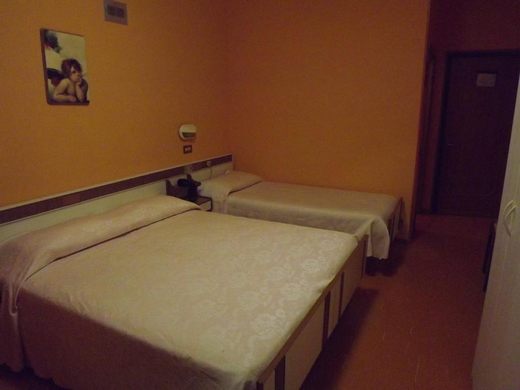 Hotel Cristina Chianciano Terme Oda fotoğraf